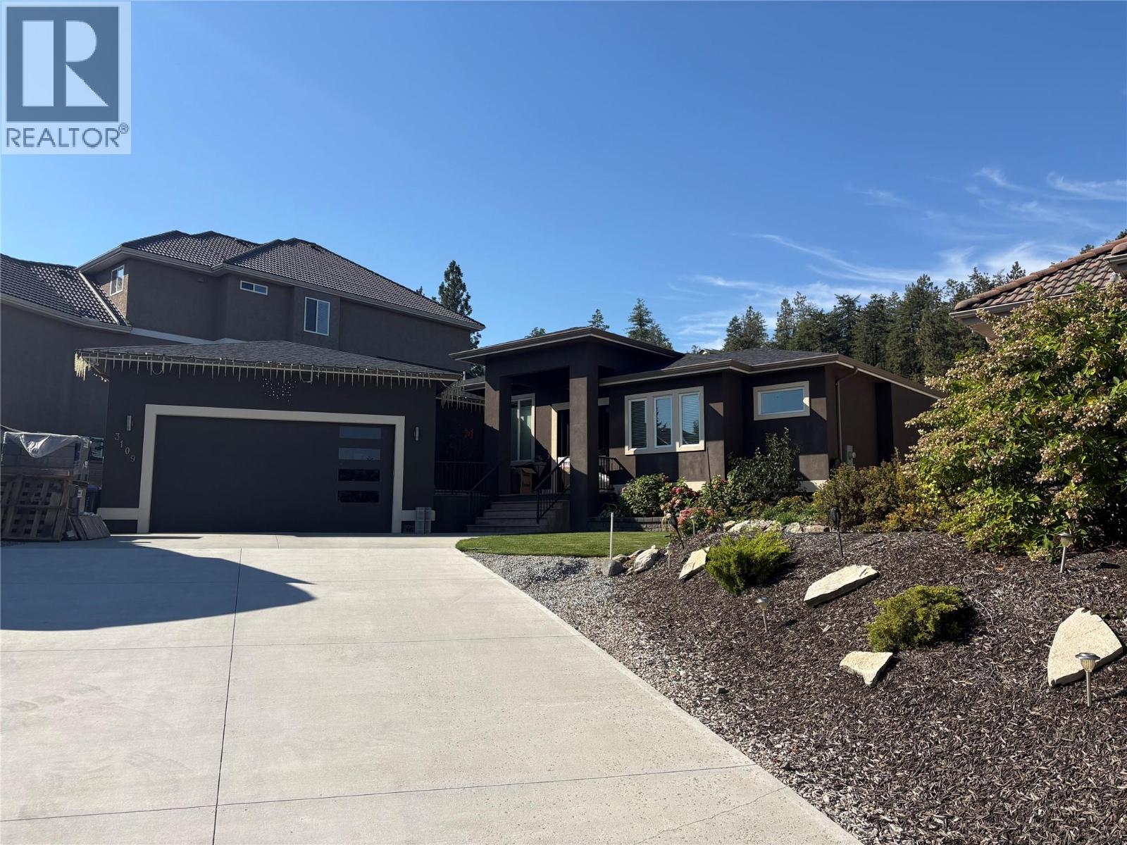 3109 Capistrano Court, Kelowna, British Columbia  V1V 2A3 - Photo 2 - 10401399