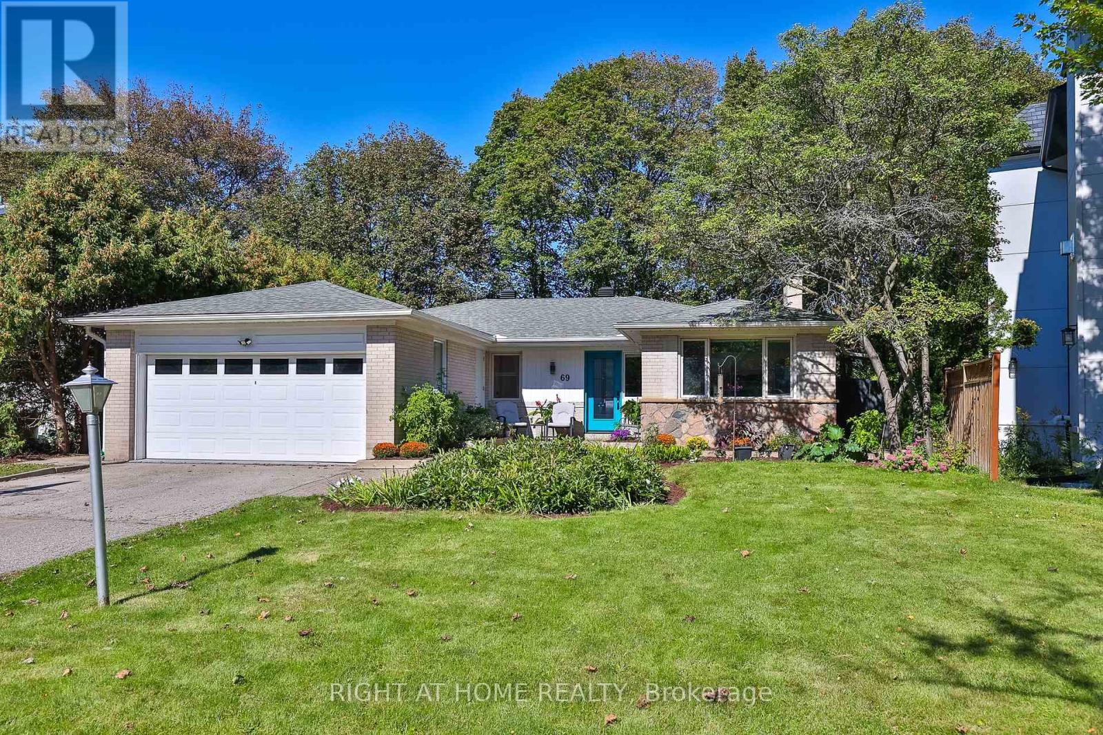 69 MONTRESSOR DRIVE, Toronto, Ontario