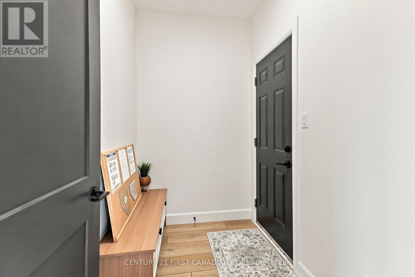 30 Sheldabren Street, North Middlesex (Ailsa Craig), Ontario  N0M 1A0 - Photo 21 - X13831054