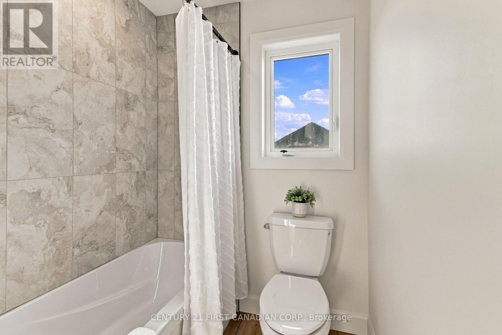 30 Sheldabren Street, North Middlesex (Ailsa Craig), Ontario  N0M 1A0 - Photo 29 - X13831054