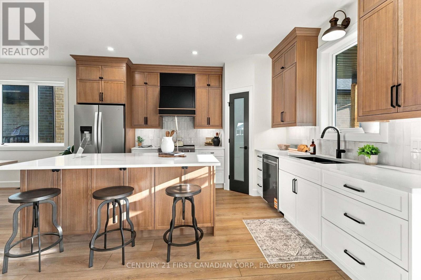 30 Sheldabren Street, North Middlesex (Ailsa Craig), Ontario  N0M 1A0 - Photo 6 - X13831054