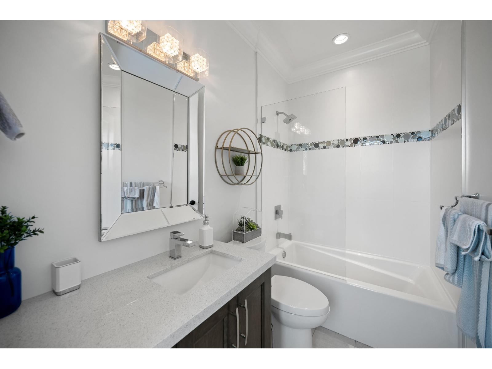 687 204th Street, Langley, British Columbia  V2Z 1V5 - Photo 32 - R3169672