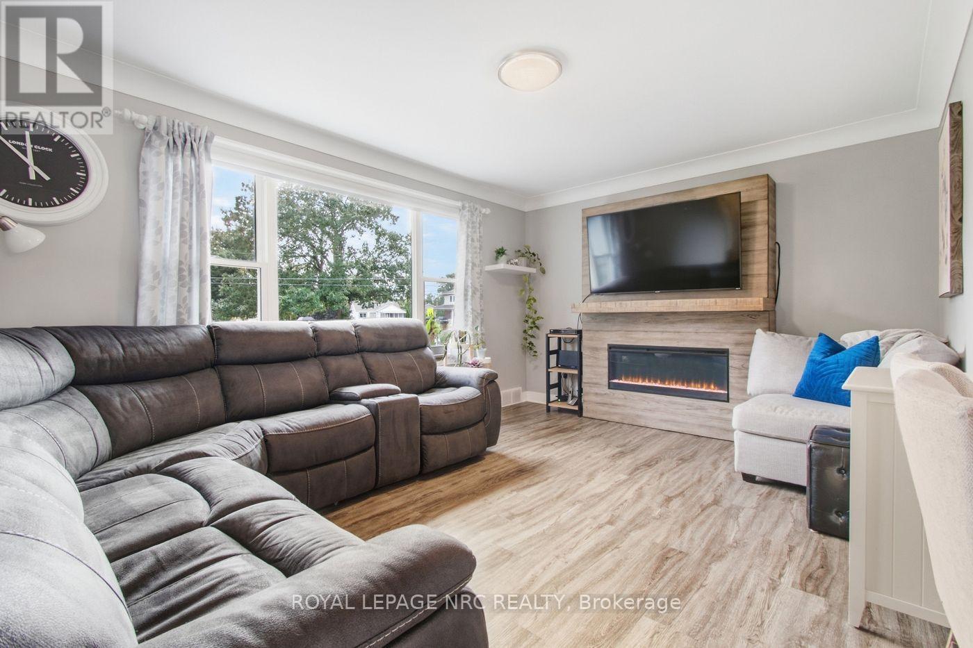 8031 Watson Street, Niagara Falls, Ontario  L2H 1E4 - Photo 11 - X13831024