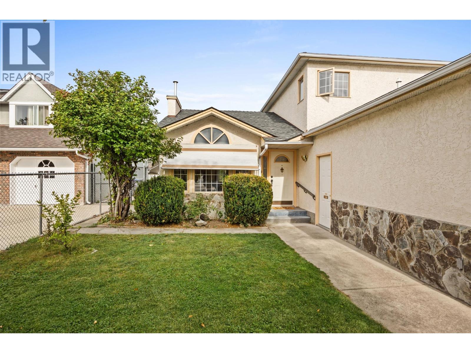 632 Southwind Drive, Kelowna, British Columbia  V1W 3G1 - Photo 2 - 10401449