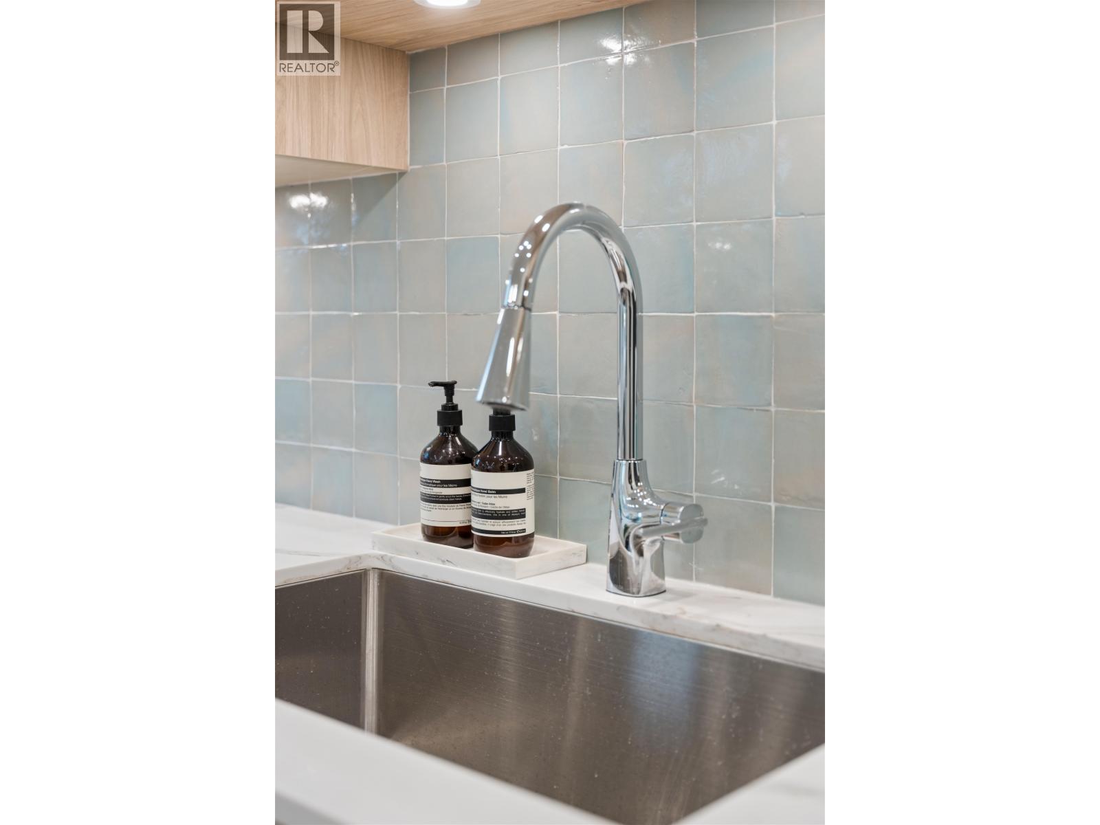 2 2339 Parker Street, Vancouver, British Columbia  V5L 2M2 - Photo 5 - R3169083