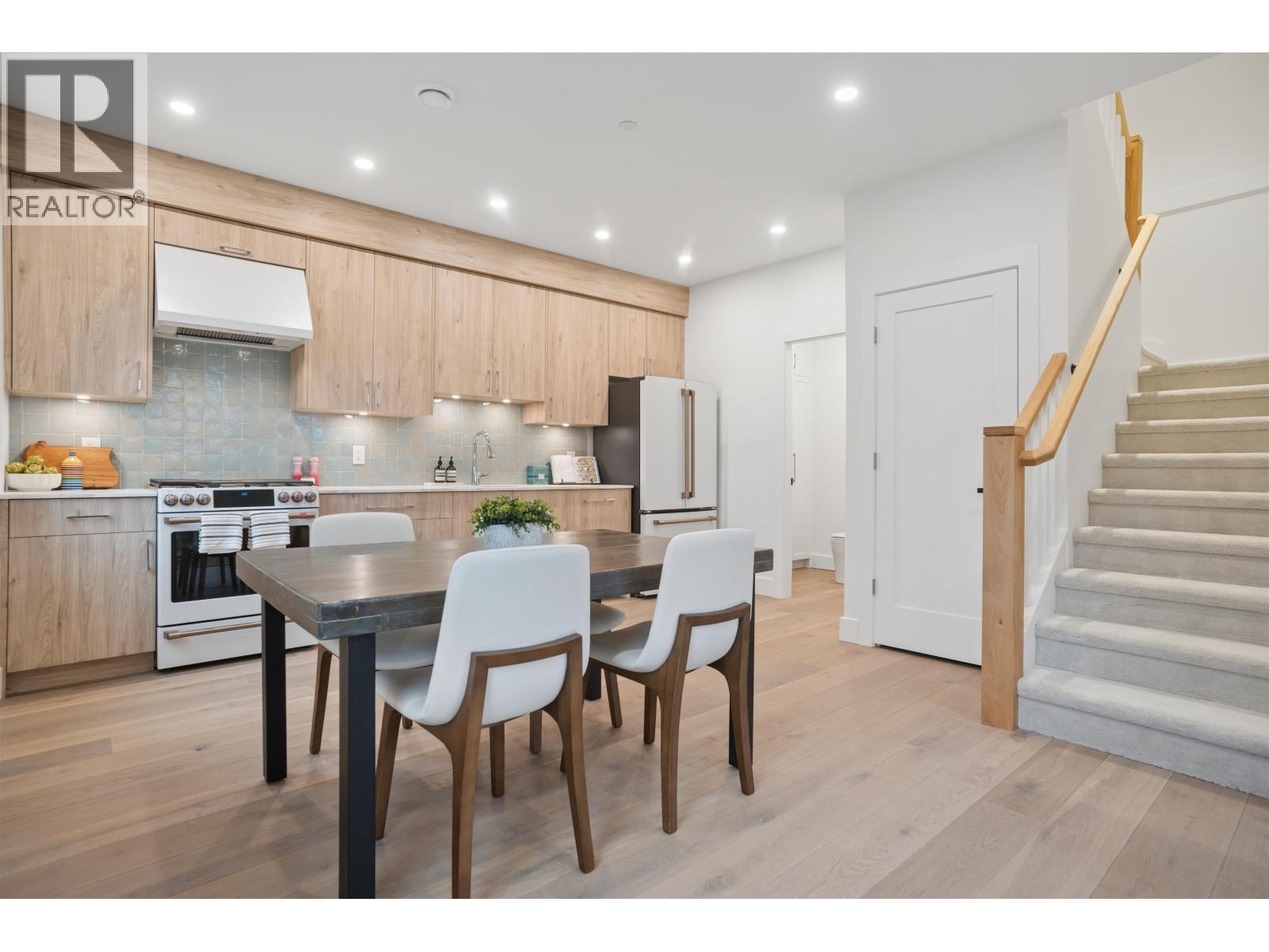 2 2339 Parker Street, Vancouver, British Columbia  V5L 2M2 - Photo 11 - R3169083