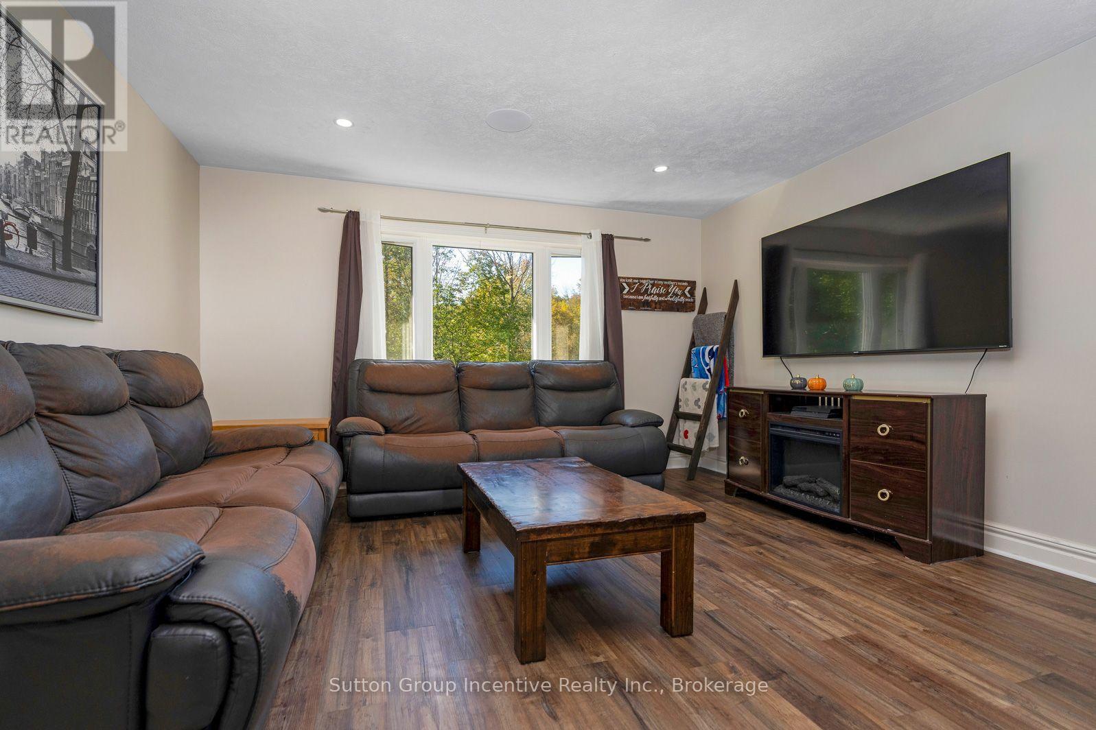 758441 Girl Guide Road, Georgian Bluffs, Ontario  N0H 2K0 - Photo 17 - X13831052