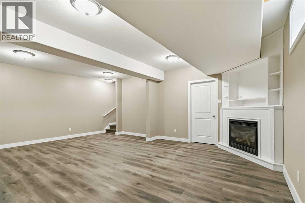 120 Hawthorn Way