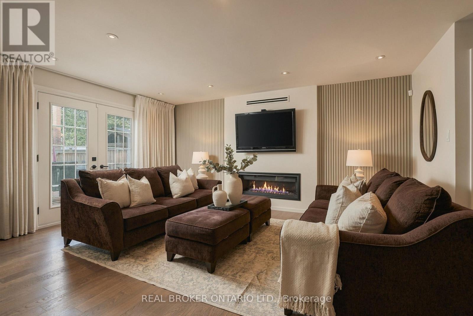 551 Kastelic Place, Burlington, Ontario  L7N 3S3 - Photo 15 - W13831010