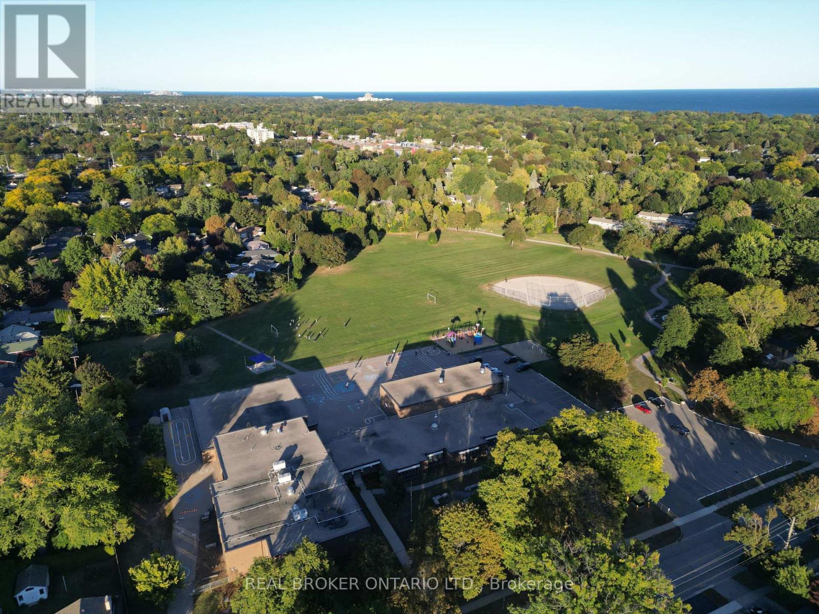 551 Kastelic Place, Burlington, Ontario  L7N 3S3 - Photo 38 - W13831010