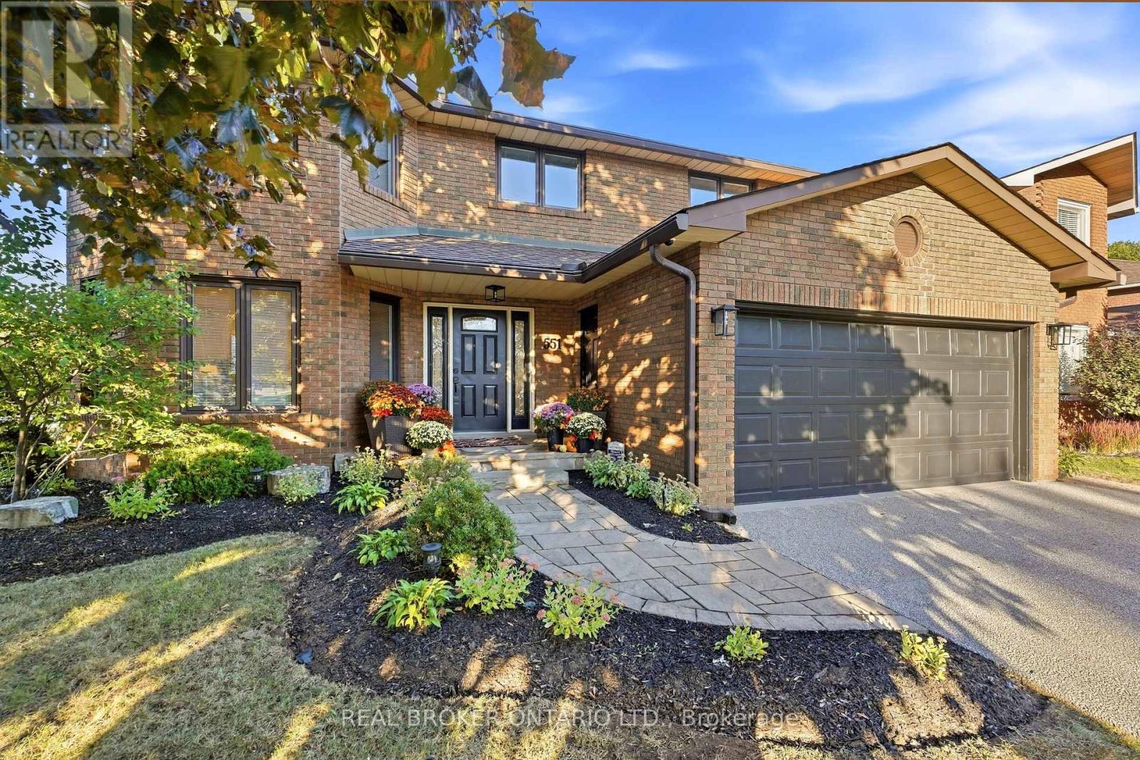 551 Kastelic Place, Burlington, Ontario  L7N 3S3 - Photo 4 - W13831010