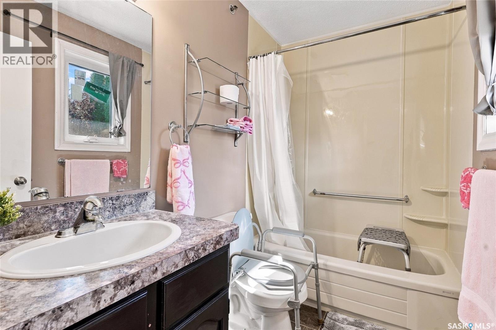 1006 Whitewood Crescent, Saskatoon, Saskatchewan  S7J 4L1 - Photo 19 - SK048872