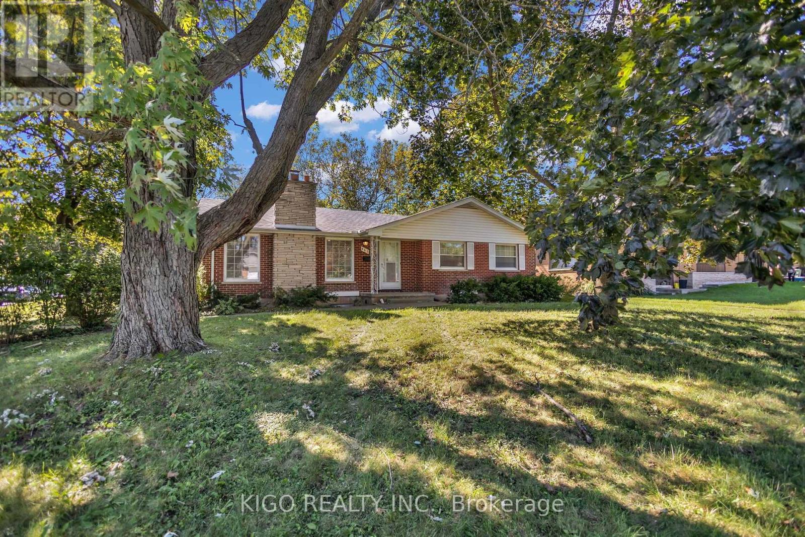 467 Base Line Road, London South, Ontario  N6C 2P5 - Photo 2 - X13830356