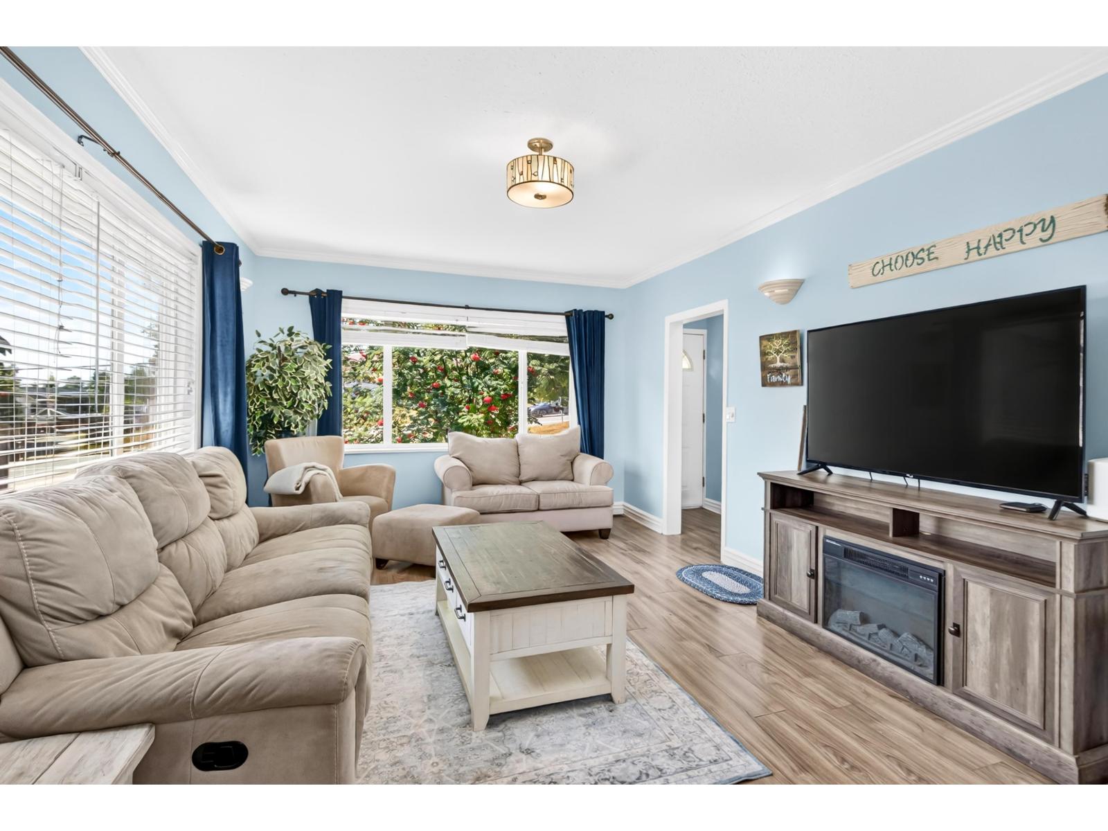 8134 Cedar Street, Mission, British Columbia  V2V 3N3 - Photo 4 - R3169615