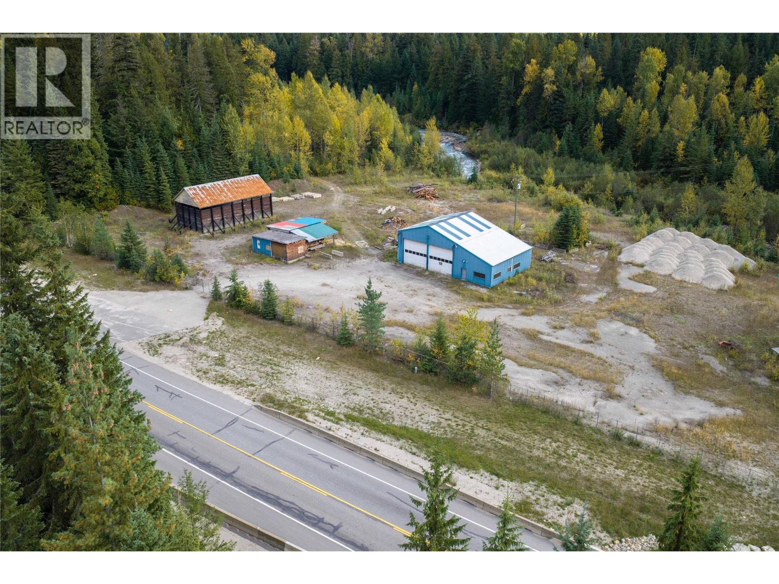 6950 Trans Canada Highway E, Revelstoke, British Columbia  V0E 2S0 - Photo 16 - 10401958