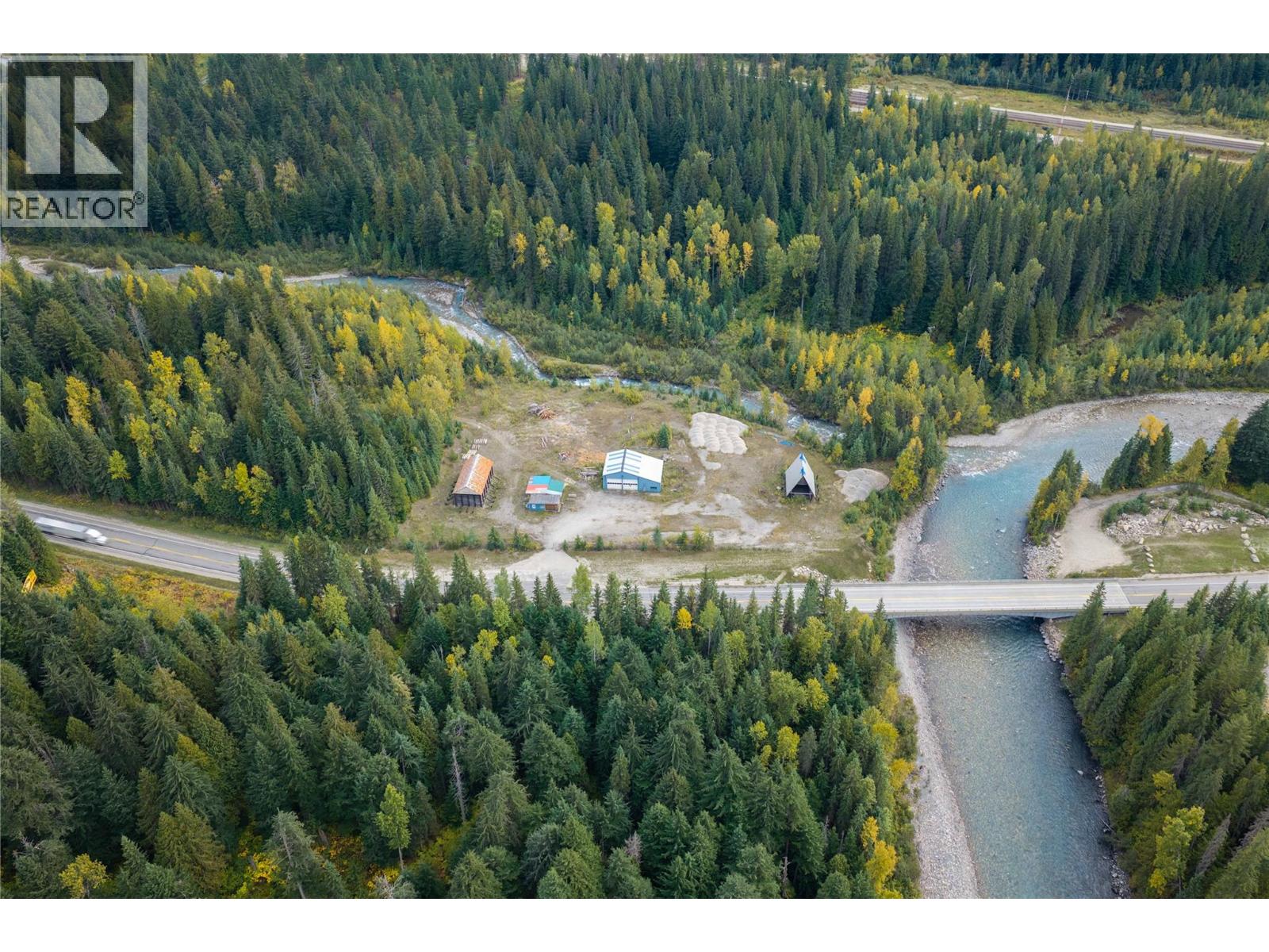 6950 Trans Canada Highway E, Revelstoke, British Columbia  V0E 2S0 - Photo 4 - 10401958