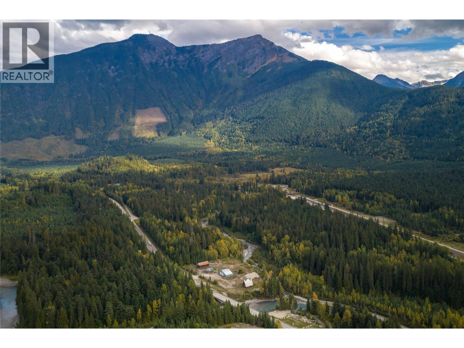6950 Trans Canada Highway E, Revelstoke, British Columbia  V0E 2S0 - Photo 6 - 10401958