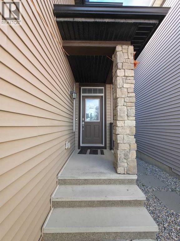 16 Nolancrest Green Nw, Calgary, Alberta  T3R 0P8 - Photo 4 - A2347480
