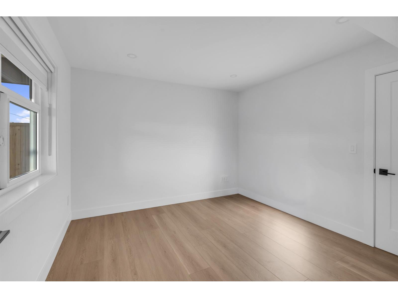 102 11410 139 Street, Surrey, British Columbia  V3R 2M1 - Photo 3 - R3169644