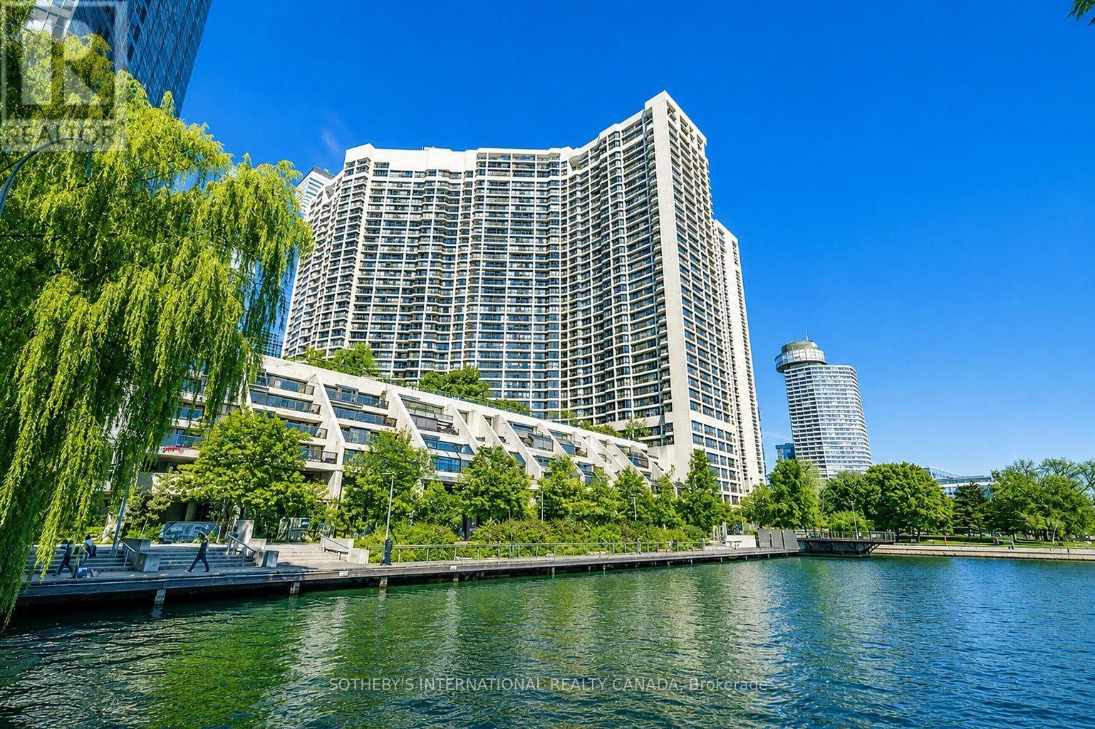 2104 - 65 HARBOUR SQUARE, Toronto, Ontario