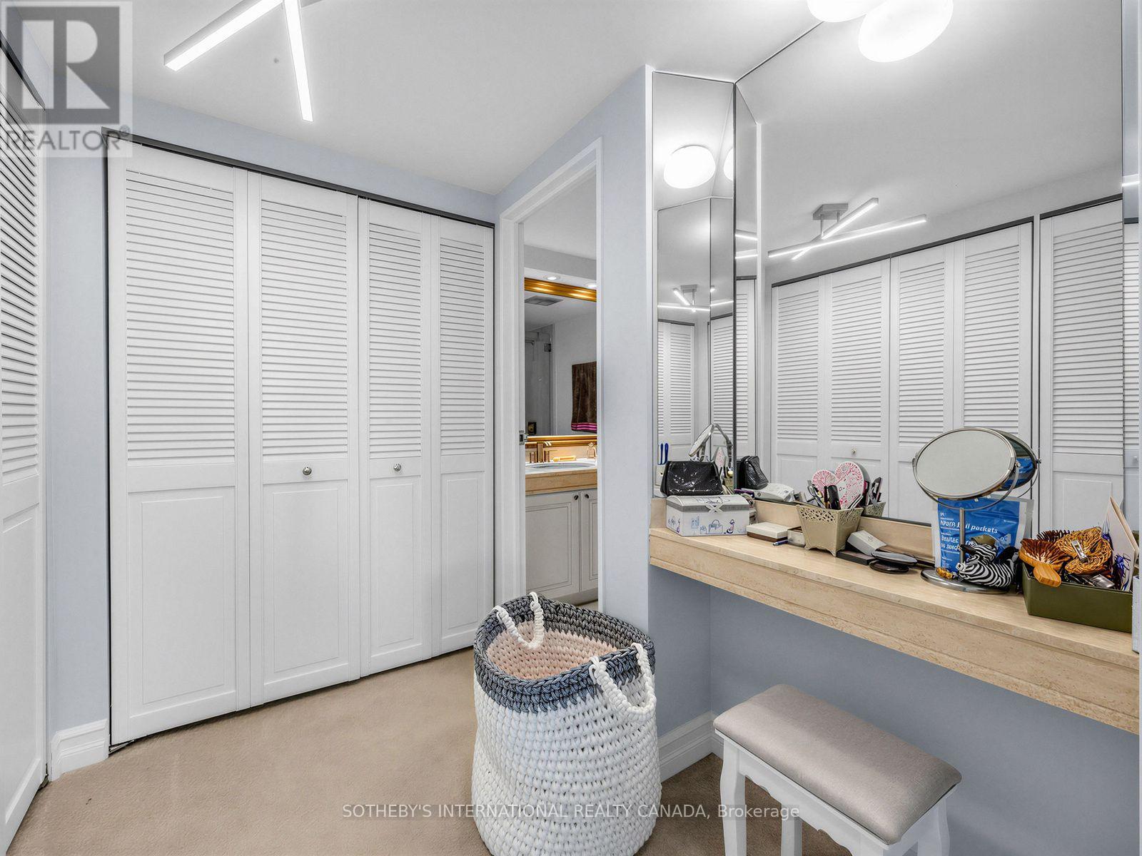 2104 - 65 Harbour Square, Toronto, Ontario  M5J 2L4 - Photo 17 - C13831116