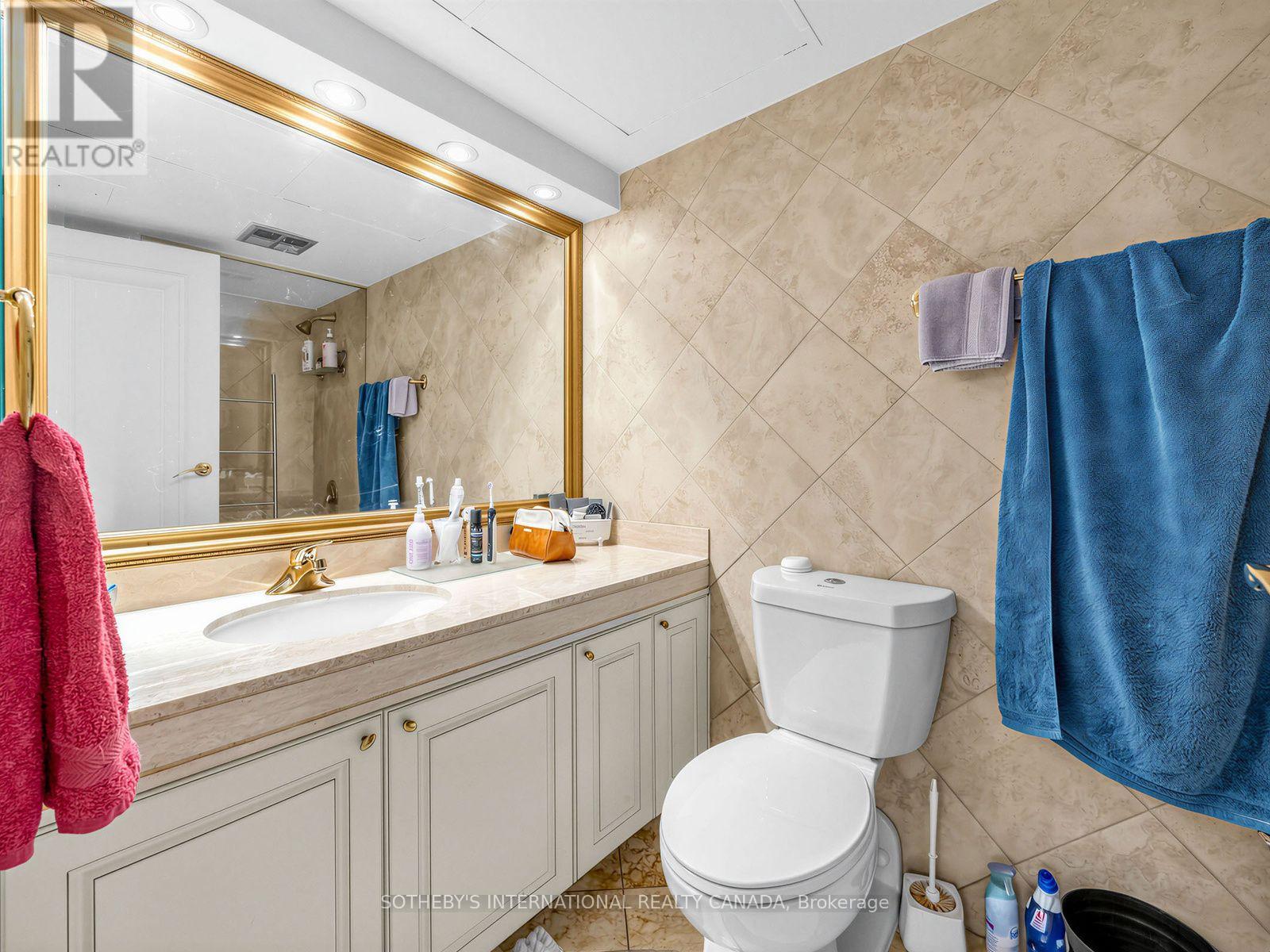 2104 - 65 Harbour Square, Toronto, Ontario  M5J 2L4 - Photo 25 - C13831116