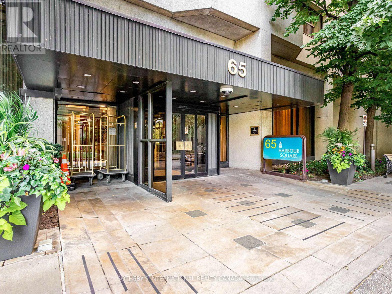 2104 - 65 Harbour Square, Toronto, Ontario  M5J 2L4 - Photo 30 - C13831116