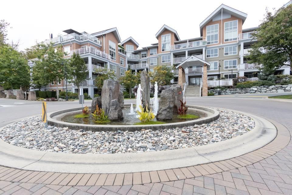 308 6490 194 Street, Surrey, British Columbia  V4N 6J9 - Photo 2 - R3169817