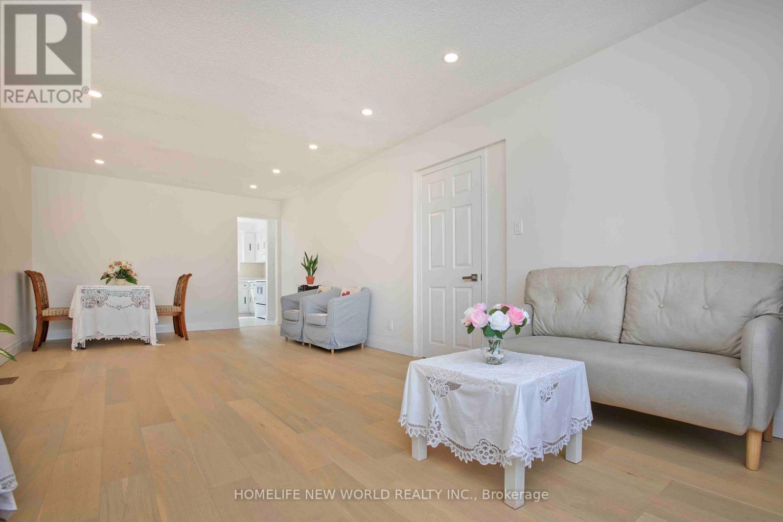 93 Corinthian Boulevard, Toronto (L'amoreaux), Ontario  M1W 1B7 - Photo 5 - E13831142