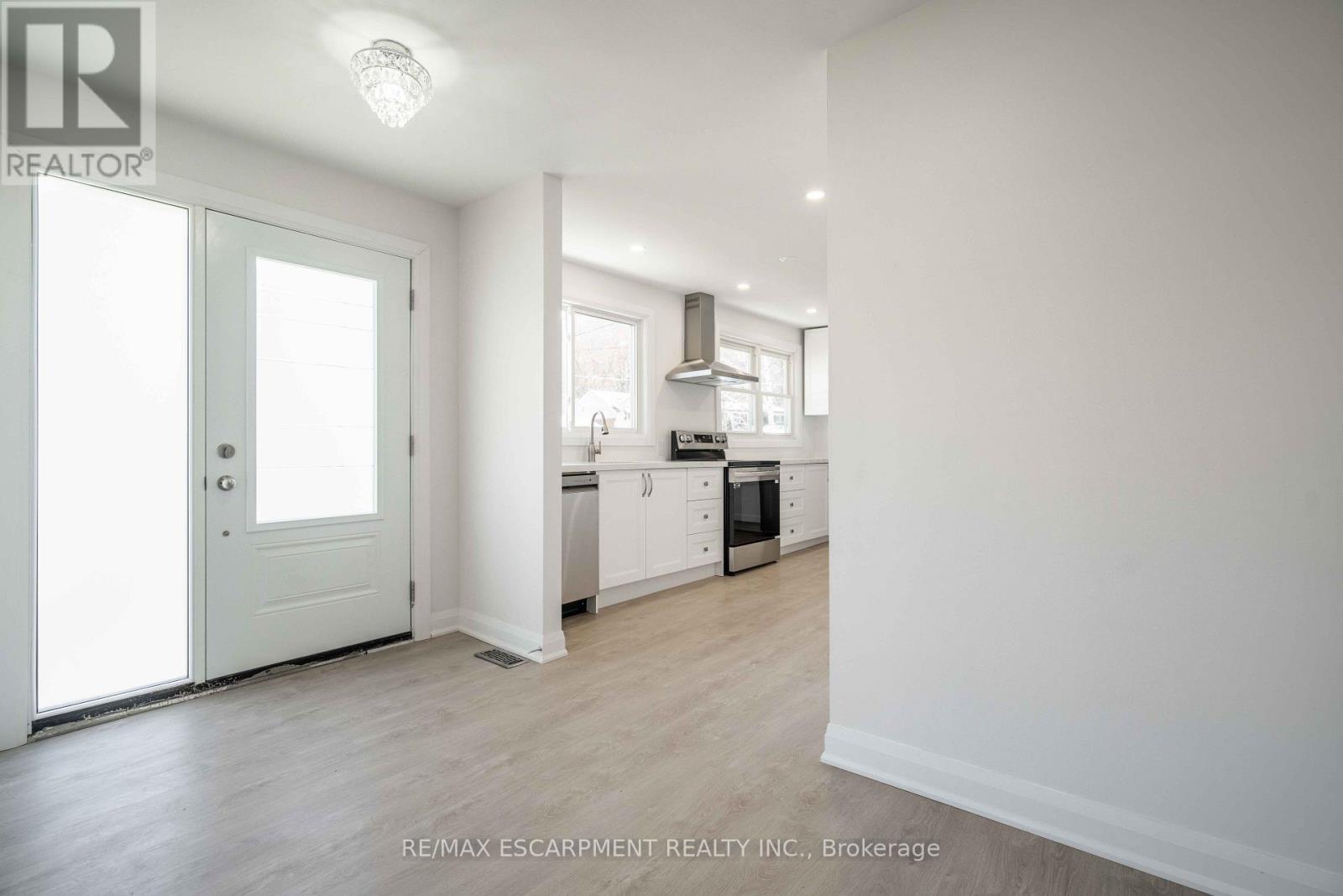 A - 1 Hill Place, Hamilton, Ontario  L8G 2W3 - Photo 7 - X13831120