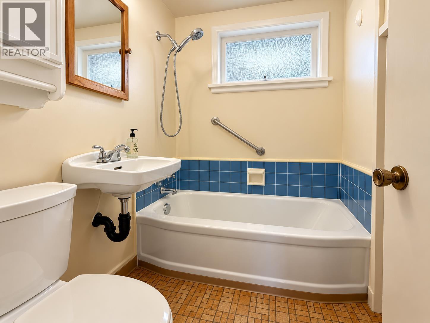 4557 Venables Street, Burnaby, British Columbia V5C 3A6 - Photo 12 - R3167880