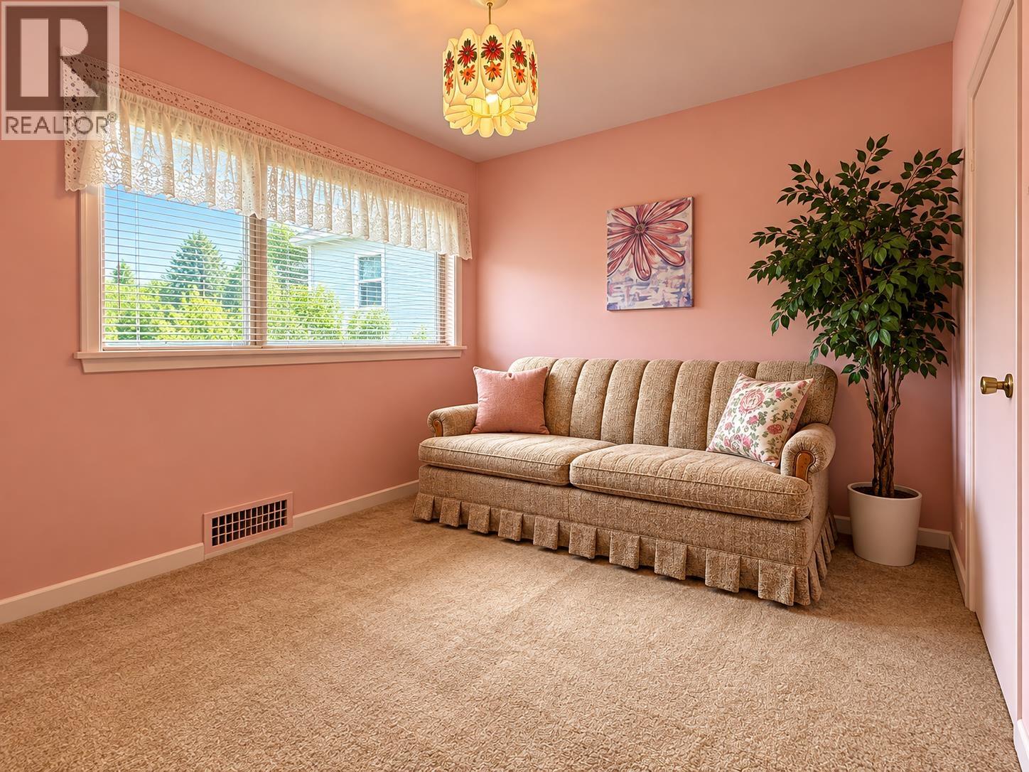 4557 Venables Street, Burnaby, British Columbia V5C 3A6 - Photo 11 - R3167880