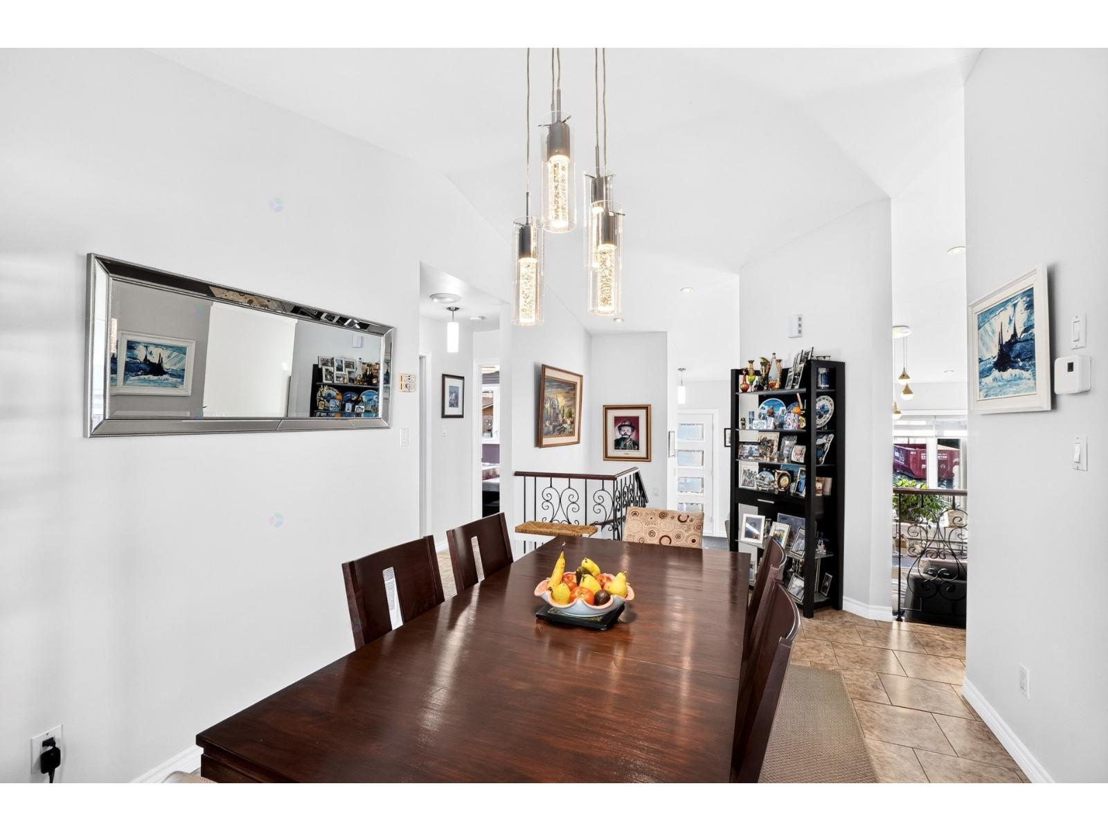 2135 Rue Mélisande Laval (Saint-François) Quebec Canada H7A3T2 4