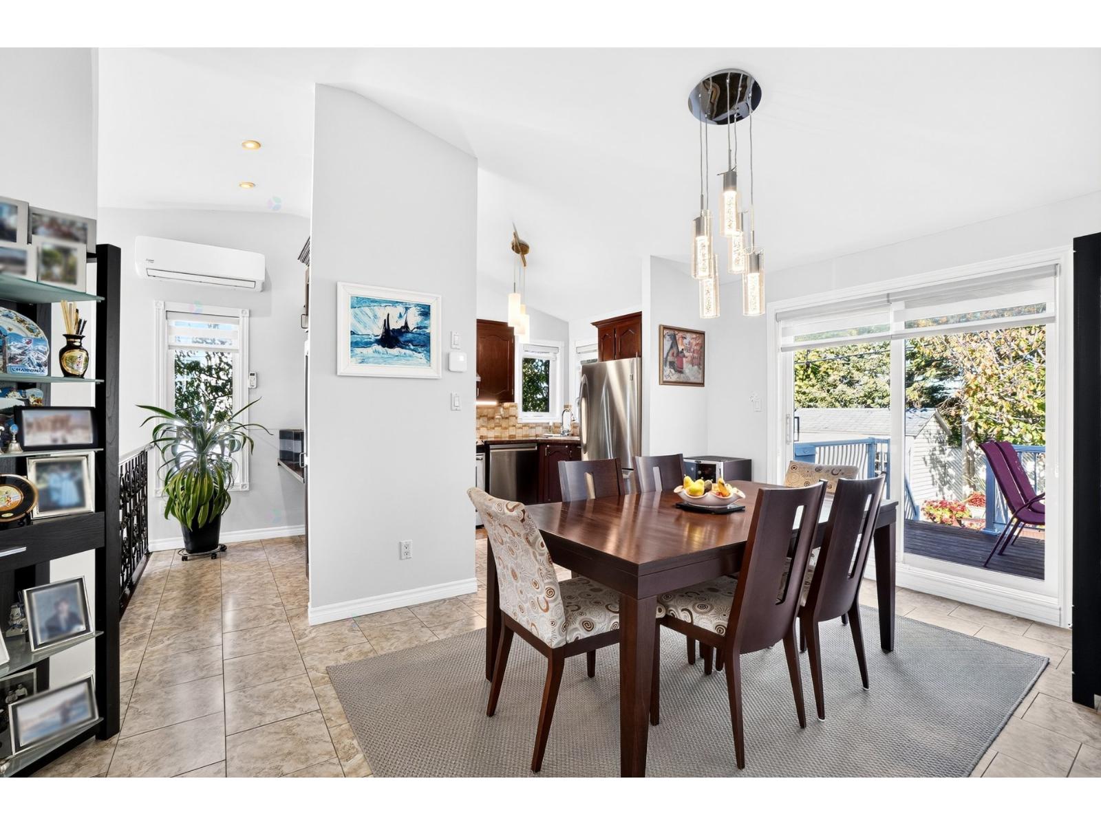 2135 Rue Mélisande Laval (Saint-François) Quebec Canada H7A3T2 5