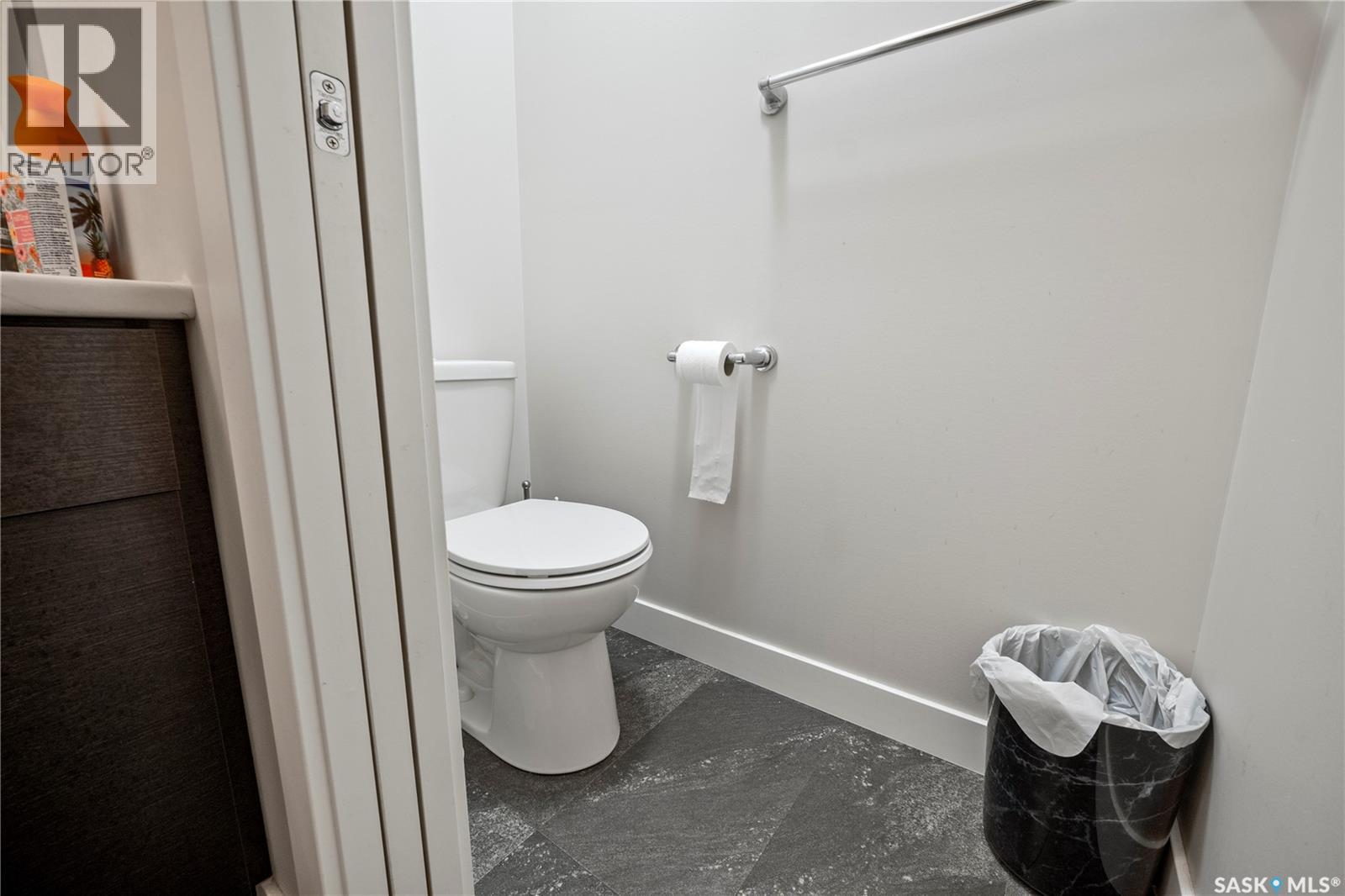 3949 James Hill Road, Regina, Saskatchewan  S4W 0N8 - Photo 16 - SK049296