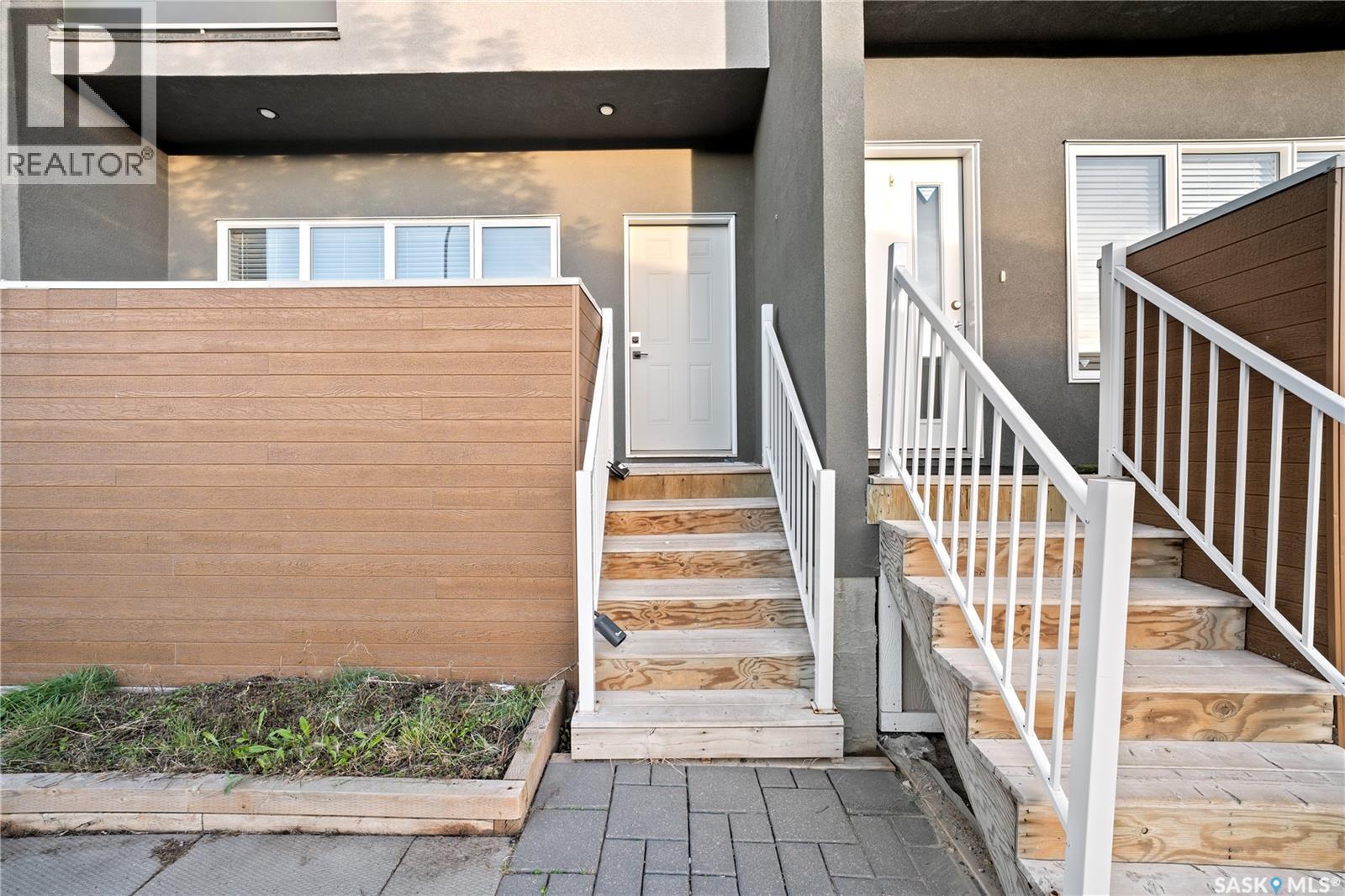 3949 James Hill Road, Regina, Saskatchewan  S4W 0N8 - Photo 2 - SK049296