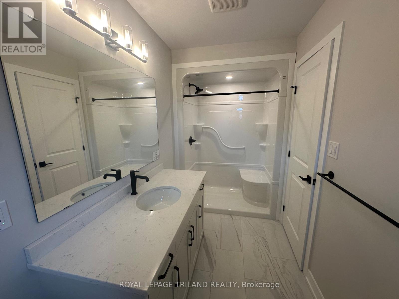 18 Hawks Gate, Central Elgin, Ontario  N5R 0R2 - Photo 10 - X13593762
