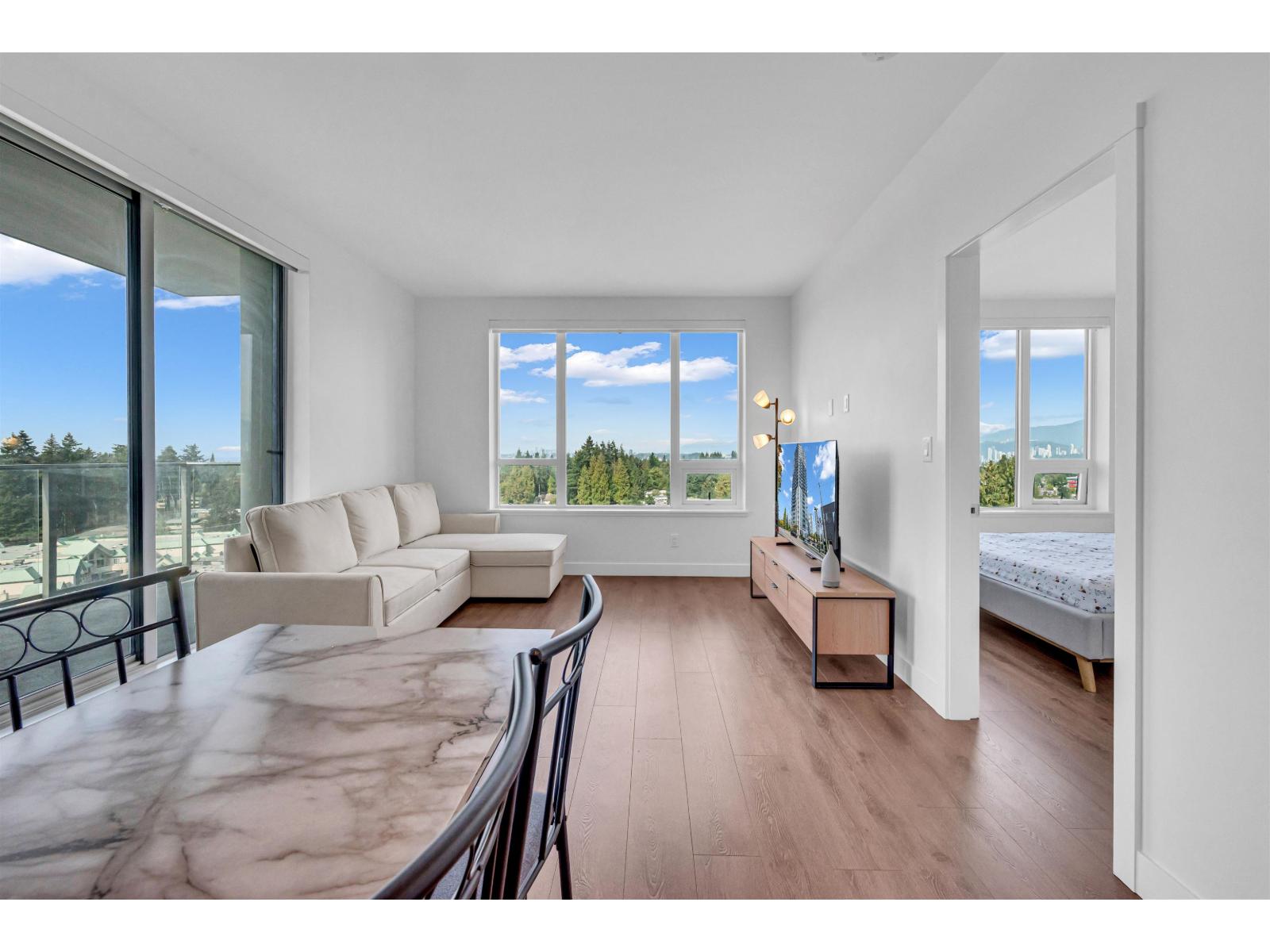 1107 13359 OLD YALE ROAD, Surrey, British Columbia