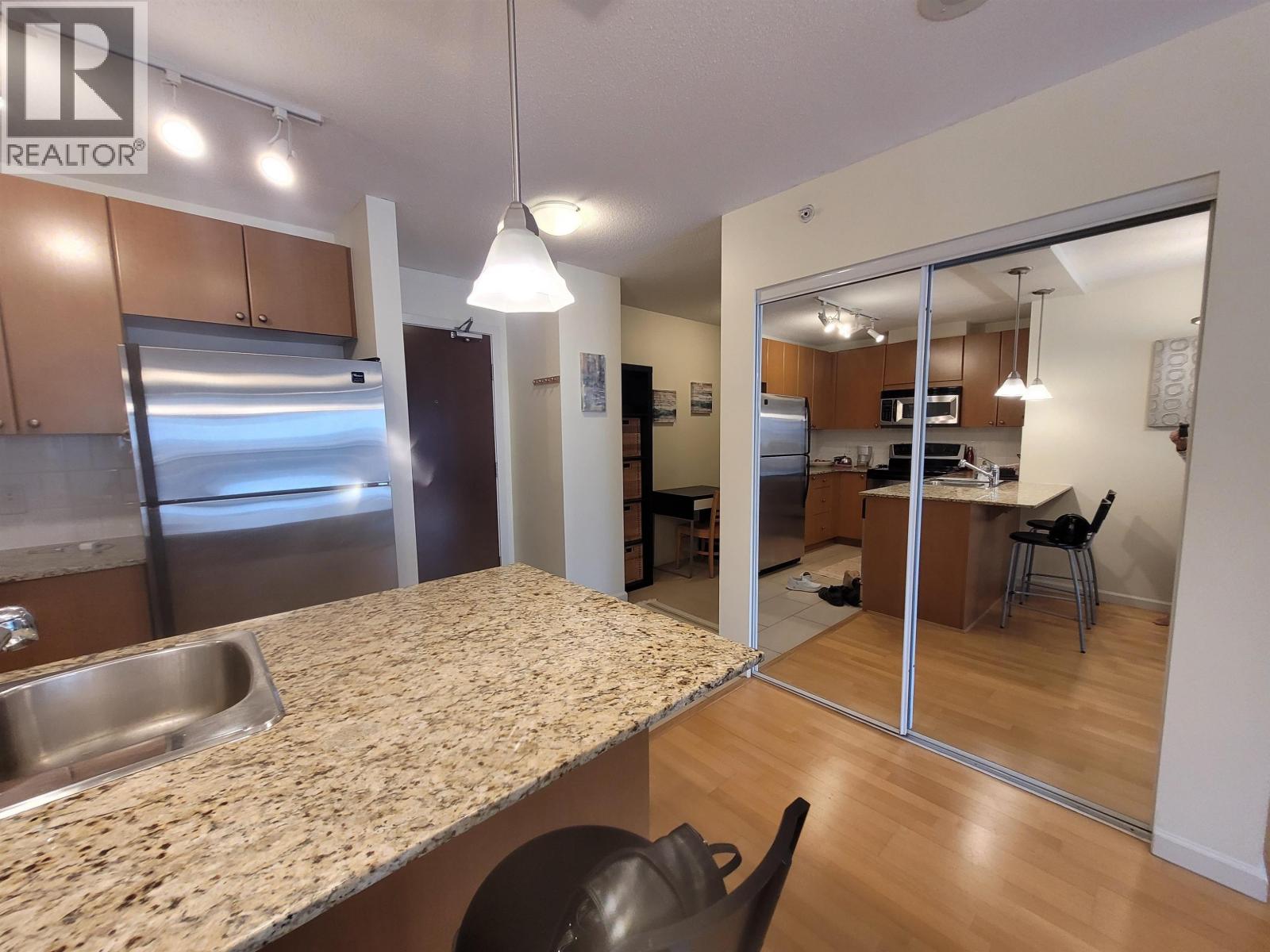 408 610 Victoria Street, New Westminster, British Columbia  V3M 0A5 - Photo 8 - R3169236