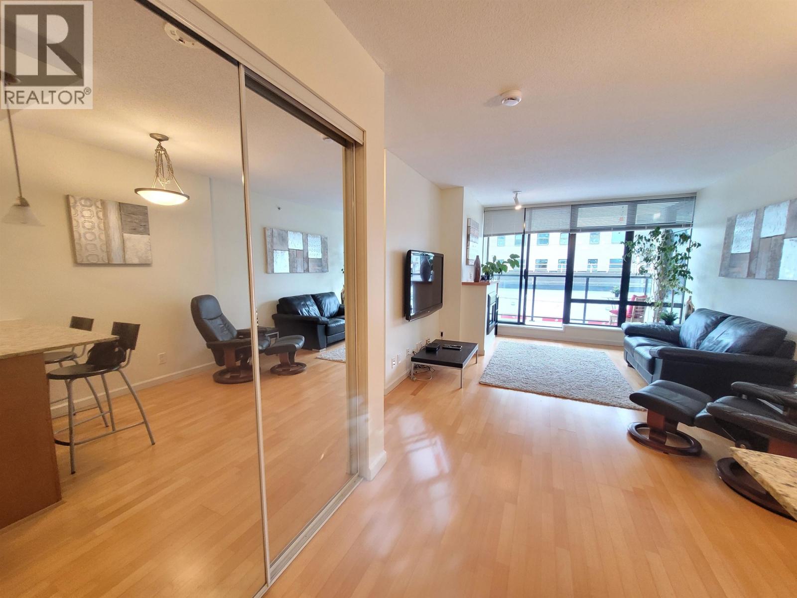 408 610 Victoria Street, New Westminster, British Columbia  V3M 0A5 - Photo 4 - R3169236