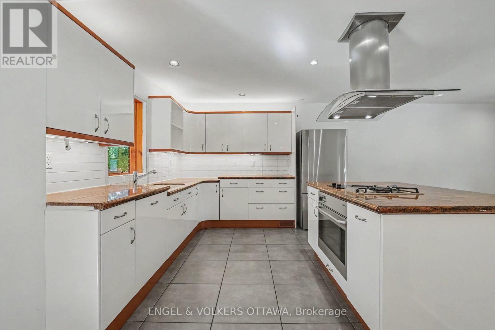 38 Rockcliffe Way, Ottawa, Ontario  K1M 1B5 - Photo 13 - X13831234
