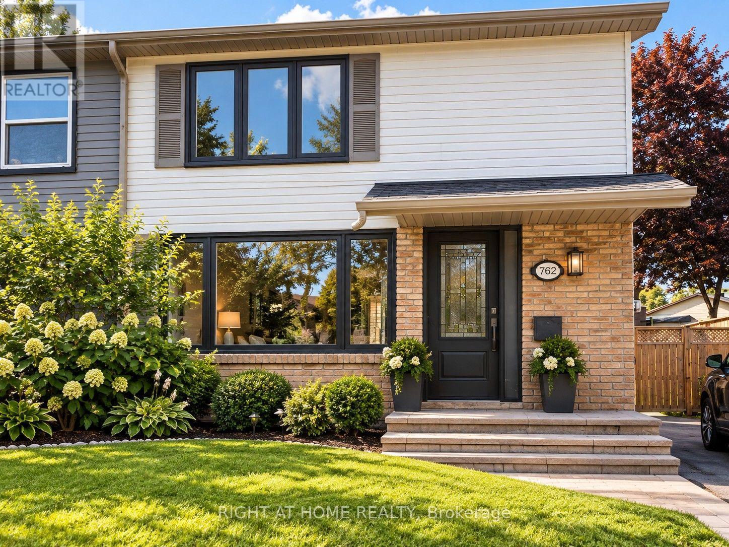 762 HILLCROFT STREET, Oshawa, Ontario