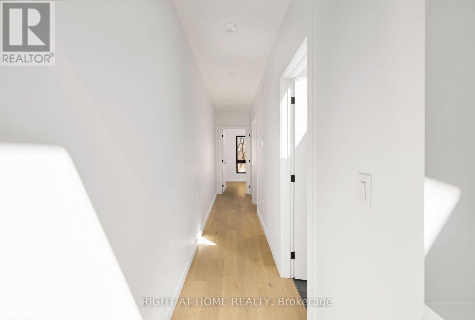 Upper - 86 Lansdowne Avenue, Toronto, Ontario  M6K 2V9 - Photo 12 - W13831222