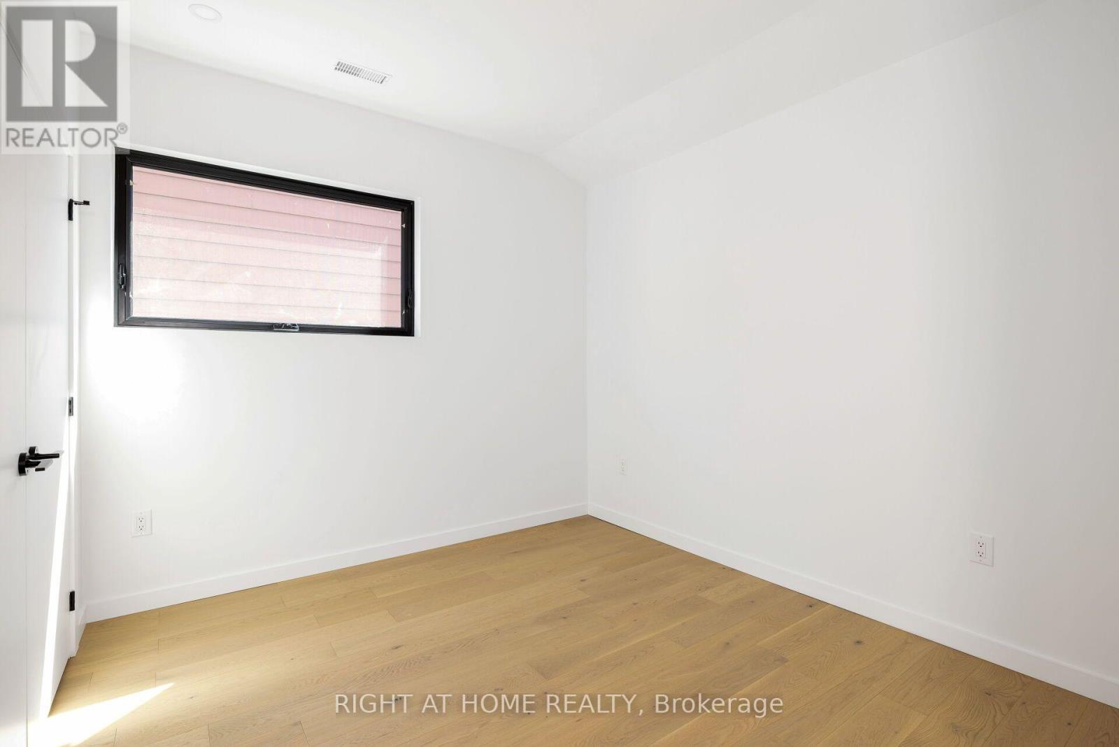 Upper - 86 Lansdowne Avenue, Toronto, Ontario  M6K 2V9 - Photo 13 - W13831222
