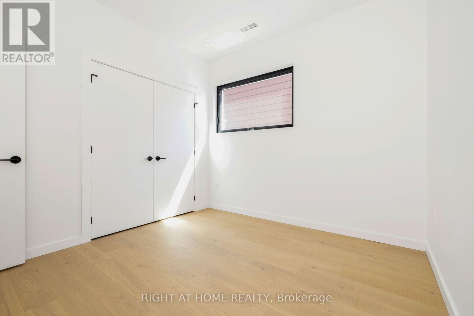 Upper - 86 Lansdowne Avenue, Toronto, Ontario  M6K 2V9 - Photo 14 - W13831222