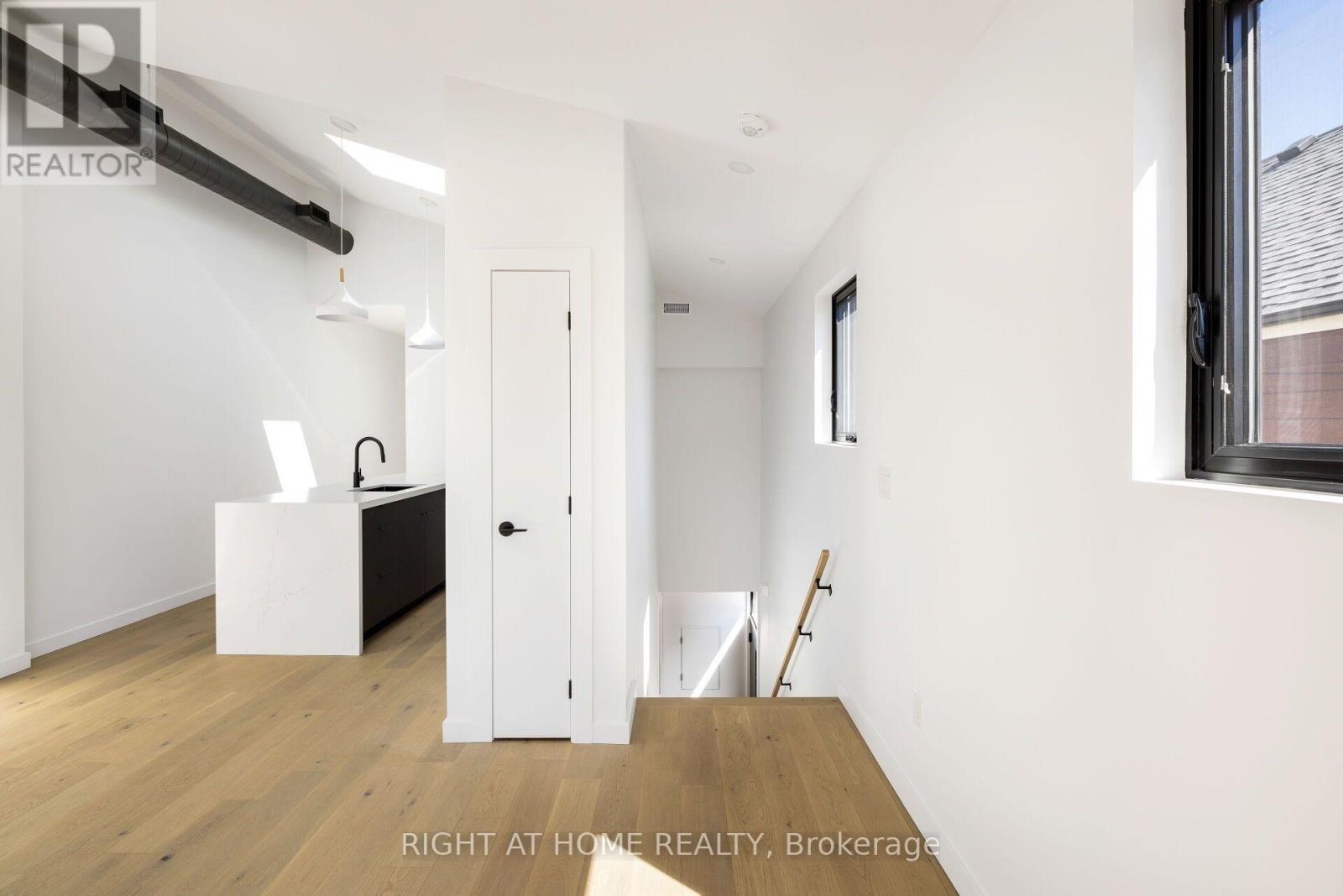 Upper - 86 Lansdowne Avenue, Toronto, Ontario  M6K 2V9 - Photo 20 - W13831222