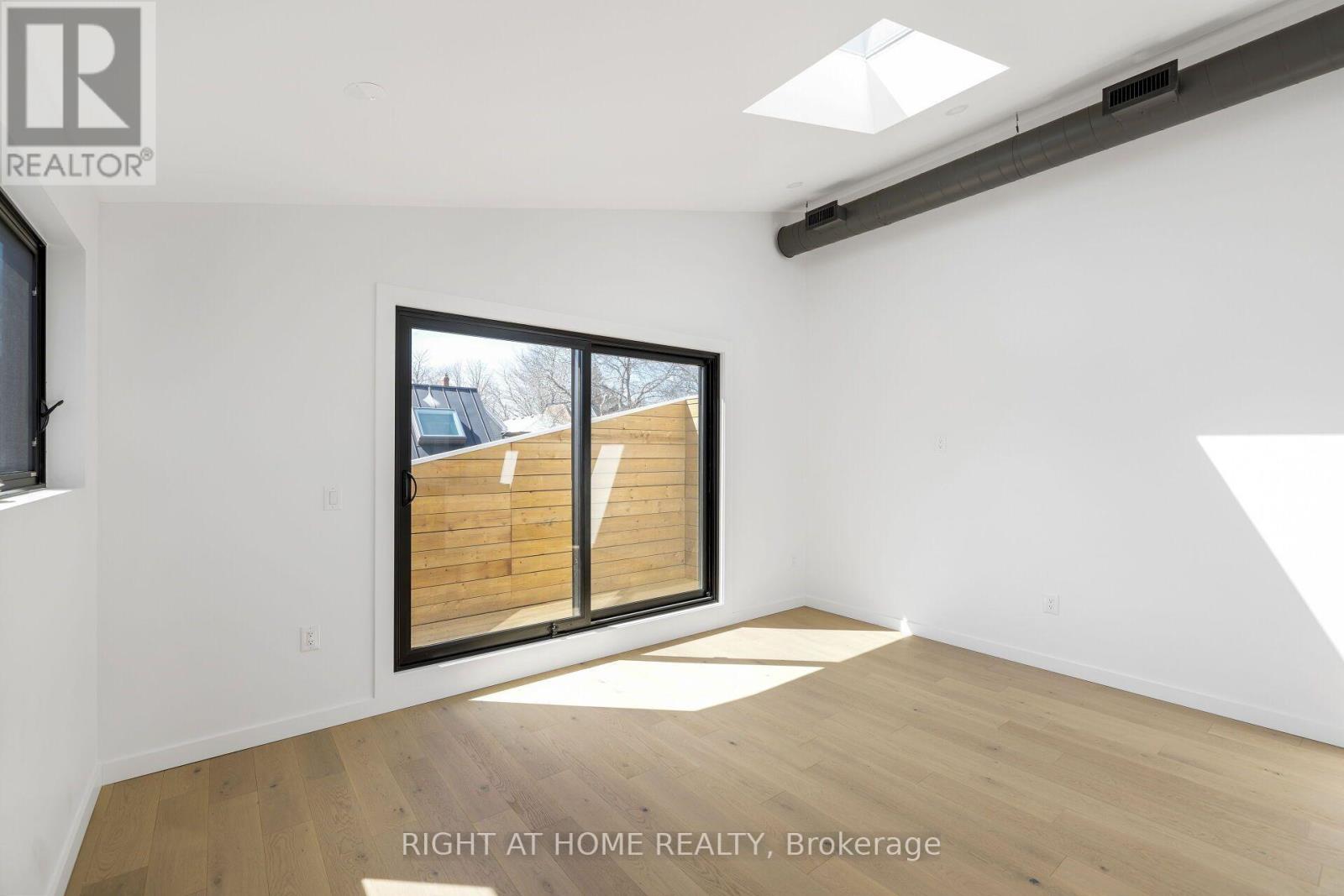 Upper - 86 Lansdowne Avenue, Toronto, Ontario  M6K 2V9 - Photo 4 - W13831222