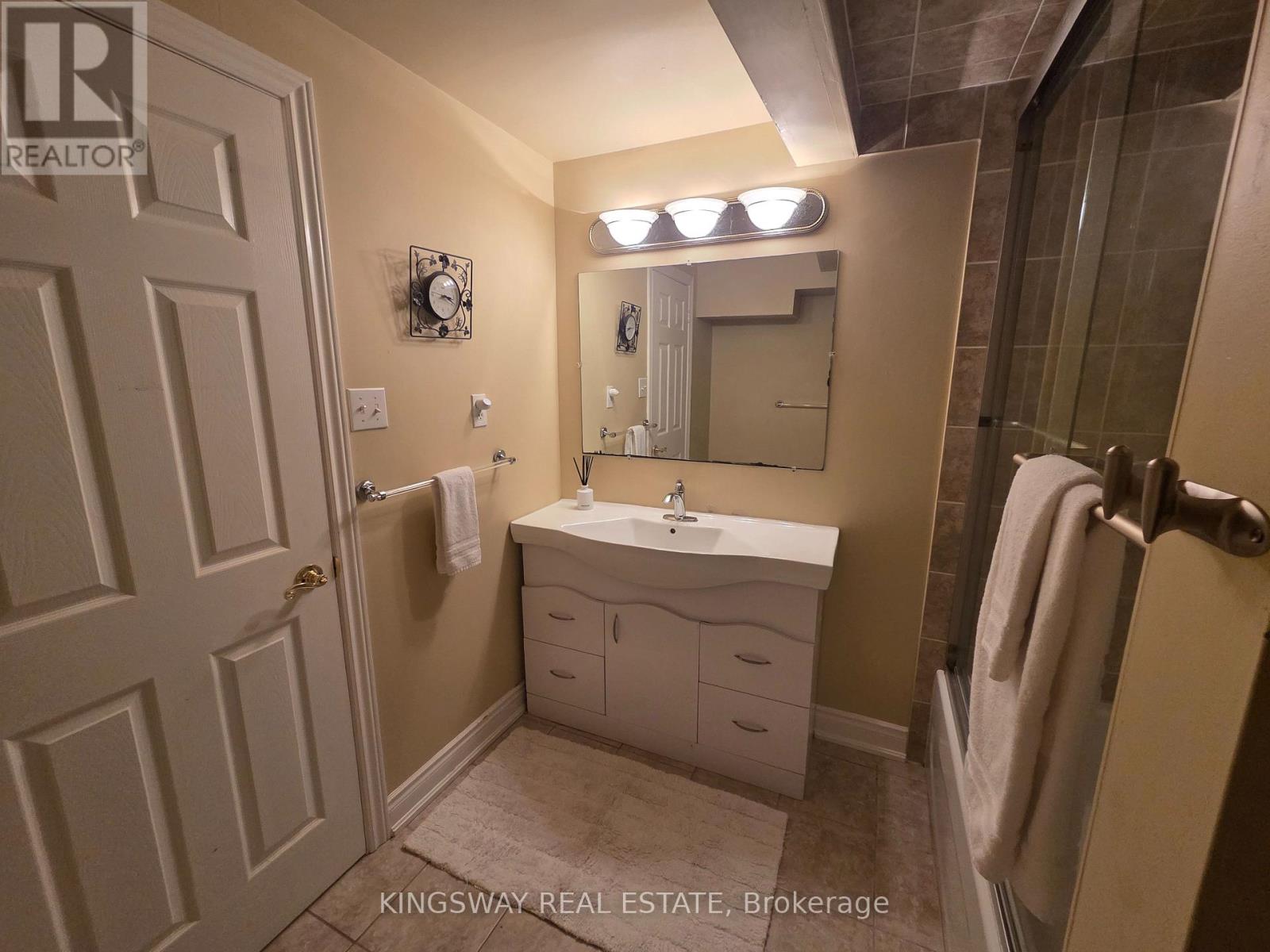 Basement Apt - 4798 Crystal Rose Drive, Mississauga, Ontario  L5V 1G9 - Photo 11 - W13831232