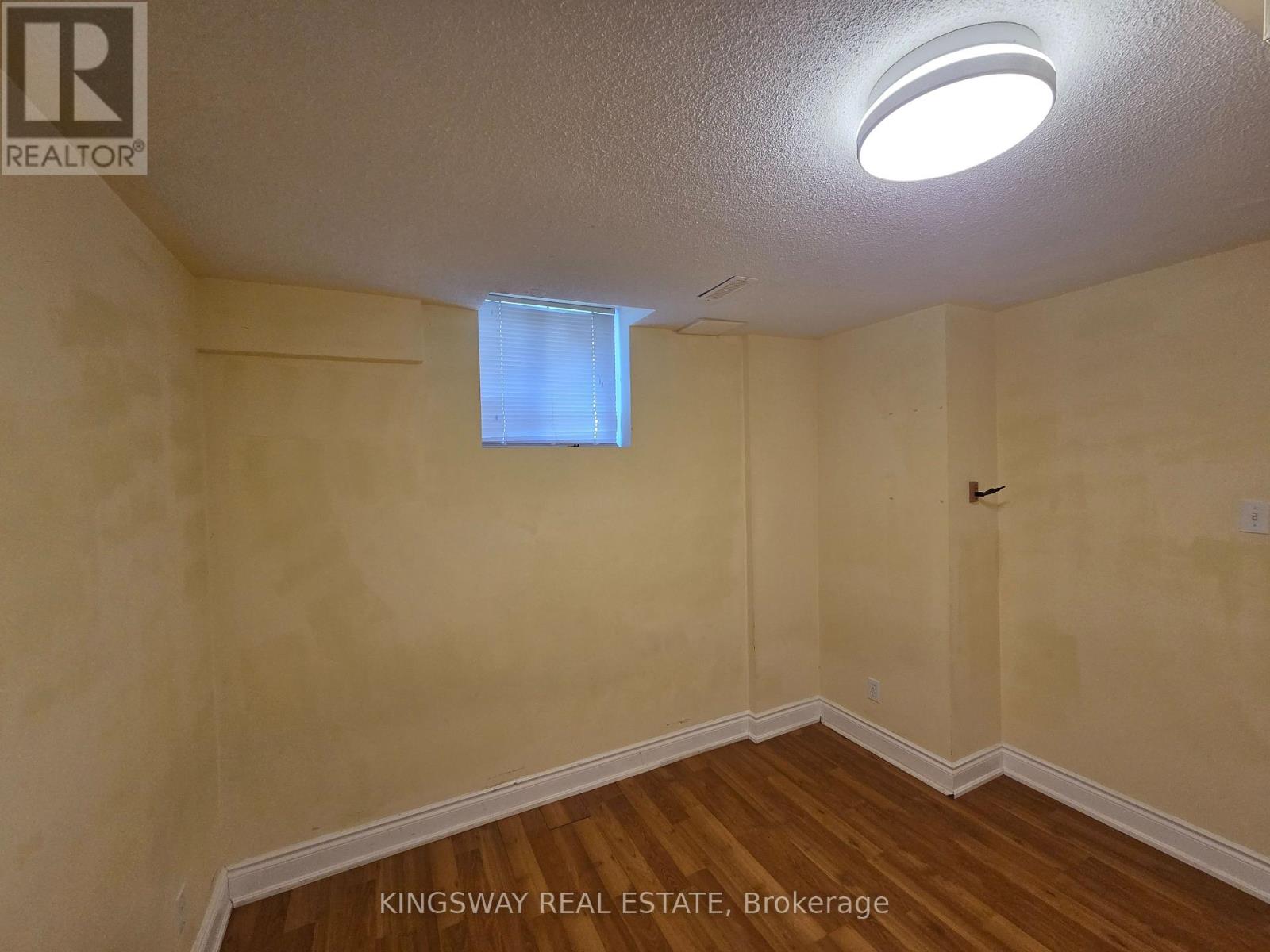 Basement Apt - 4798 Crystal Rose Drive, Mississauga, Ontario  L5V 1G9 - Photo 13 - W13831232