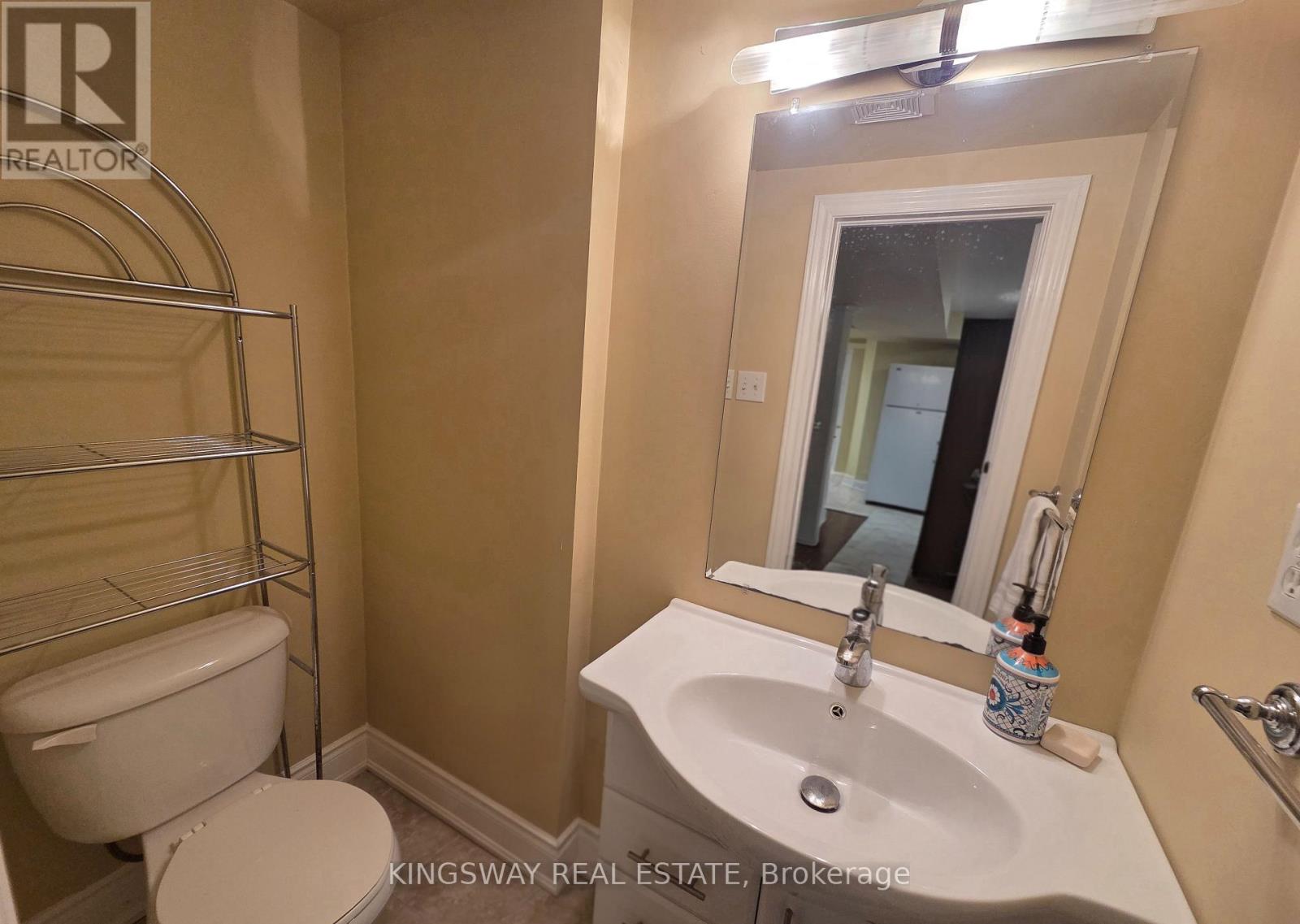 Basement Apt - 4798 Crystal Rose Drive, Mississauga, Ontario  L5V 1G9 - Photo 18 - W13831232